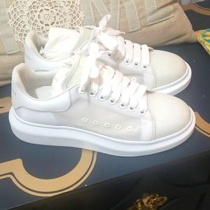 NWOB Alexander McQueen White Sneakers sz 41, 9.5